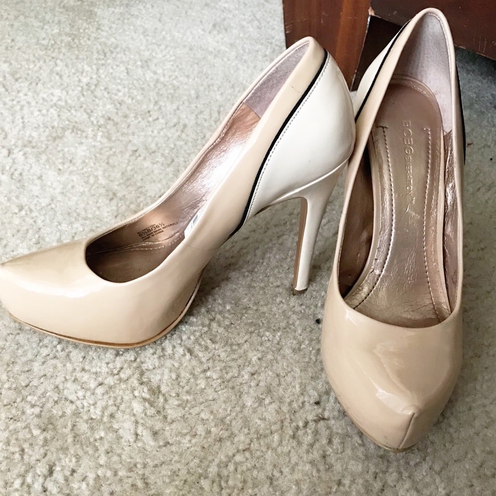 BCBGeneration pump heels